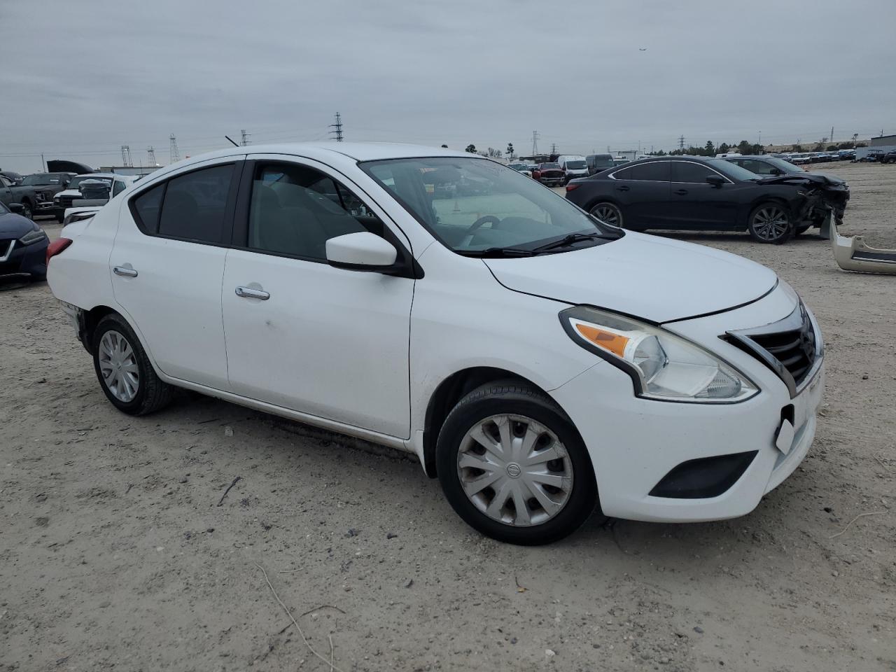 2015 Nissan Versa - Image 4