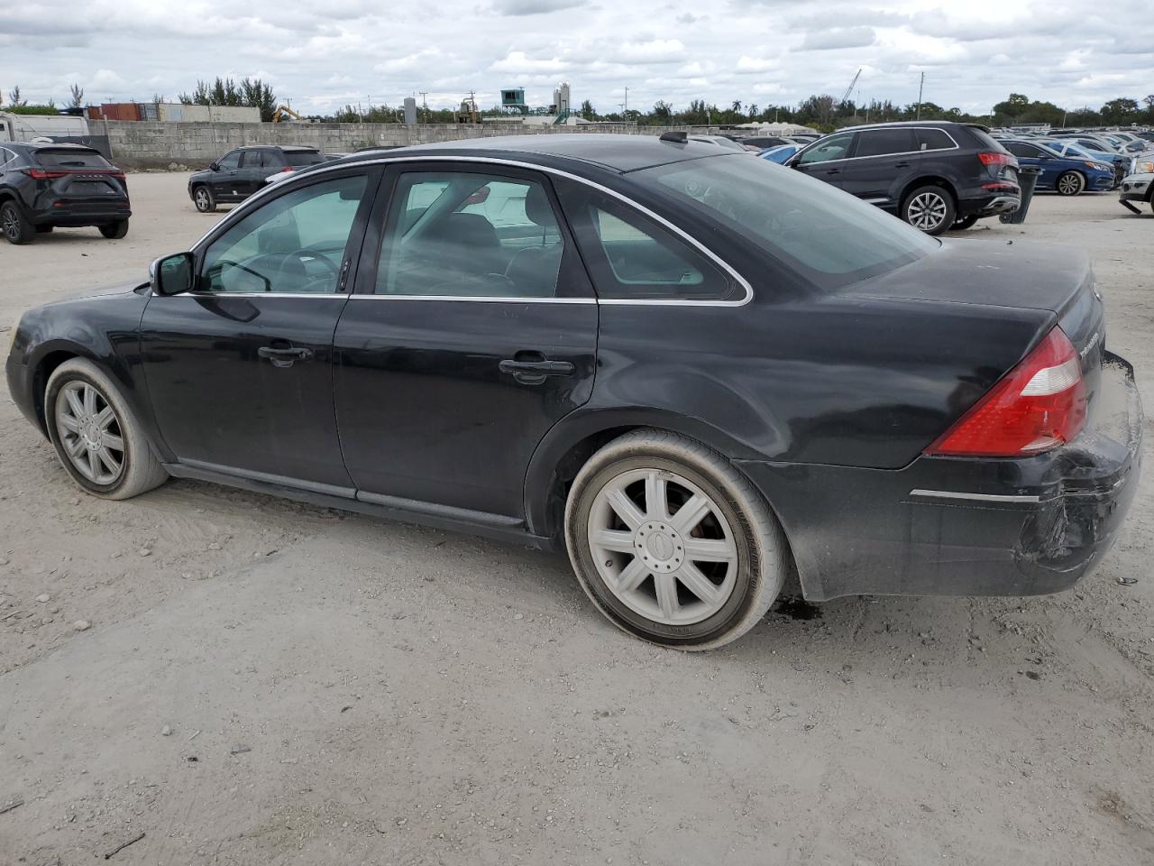 2007 Ford Five Hundred - Image 2