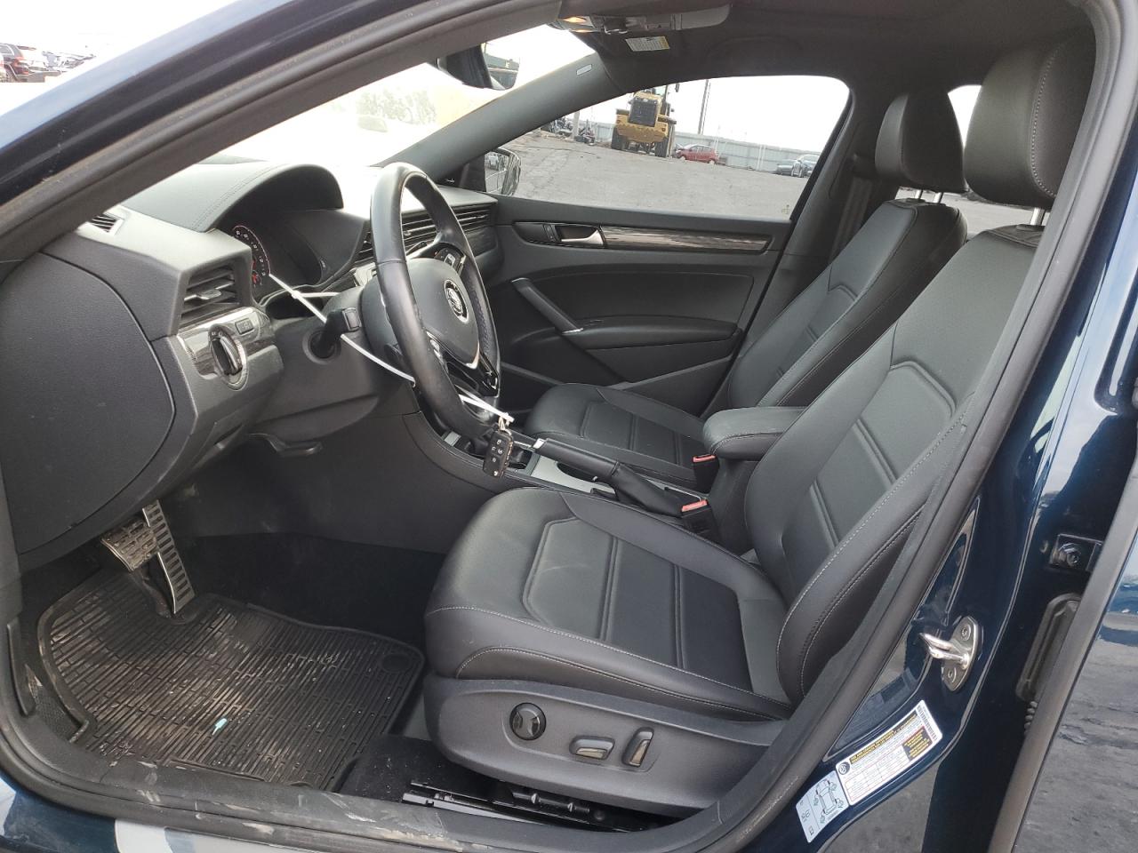2021 Volkswagen Passat - Image 7