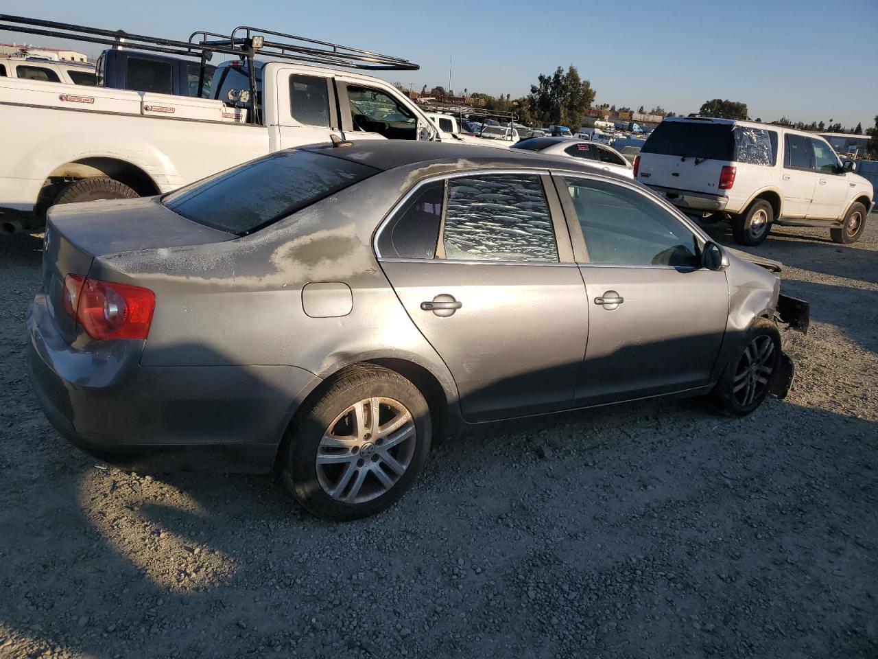 2007 Volkswagen Jetta - Image 3