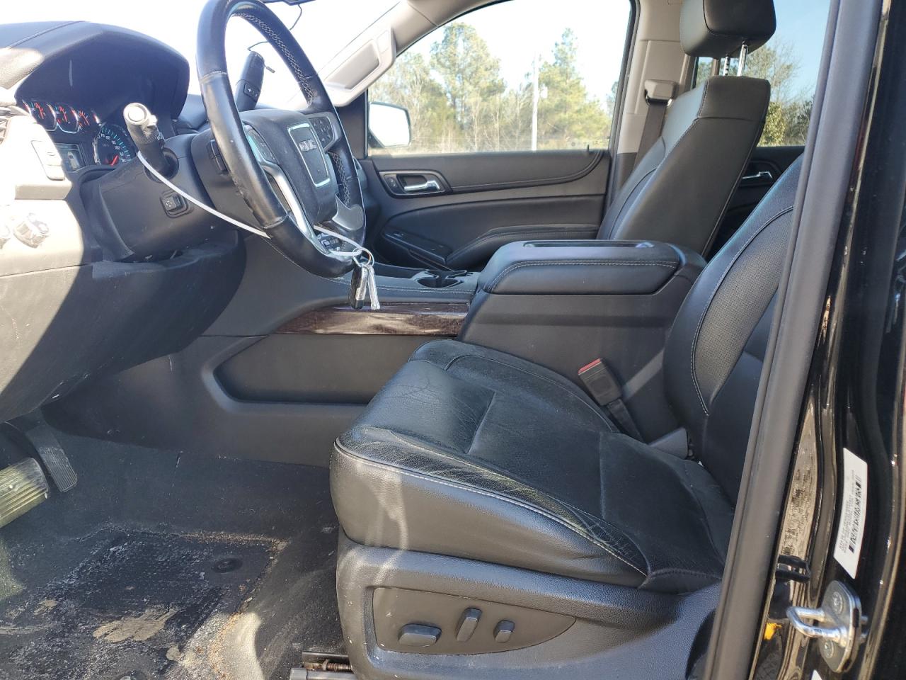 2020 GMC Yukon - Image 7