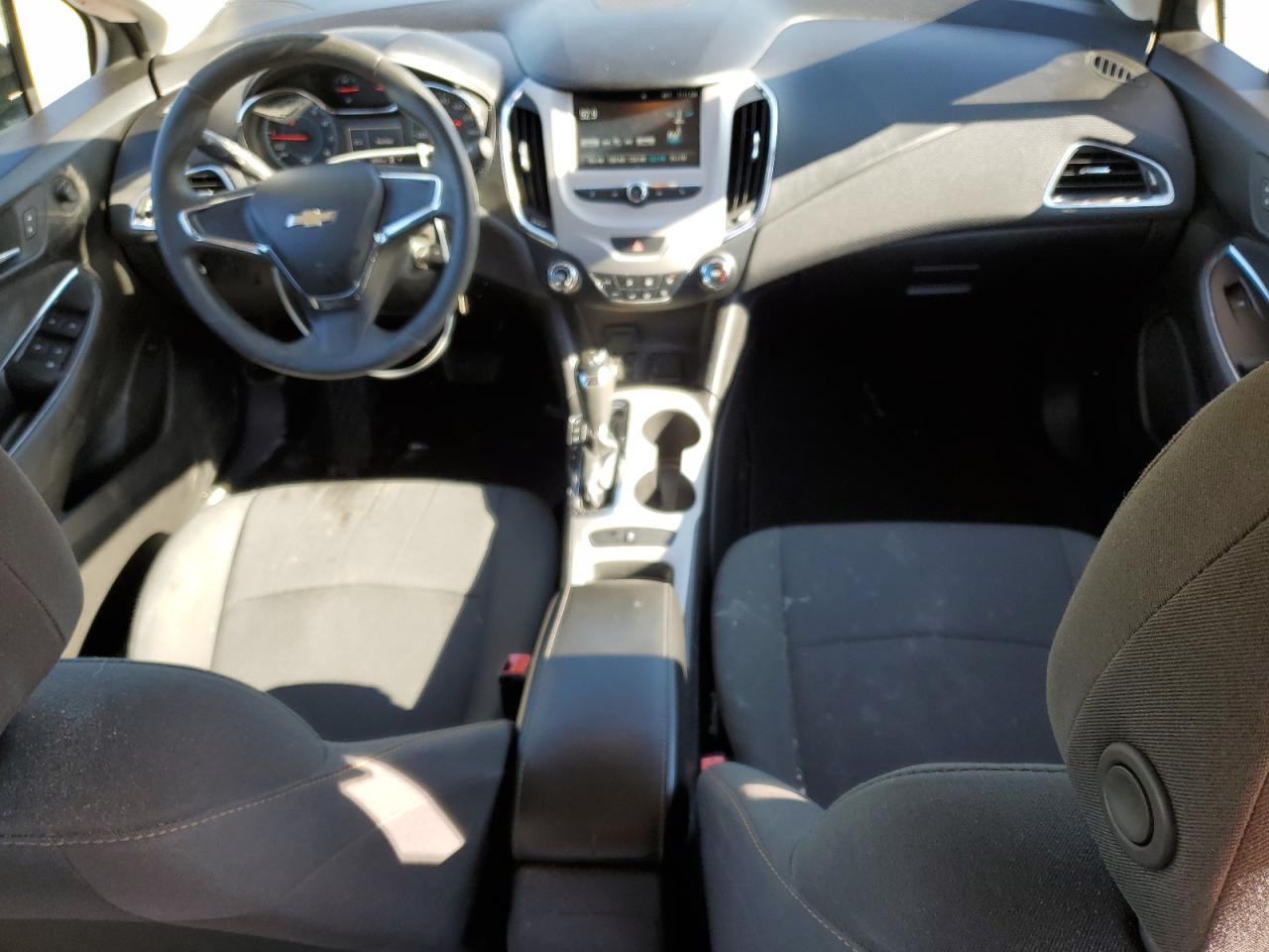 2017 Chevrolet Cruze - Image 8