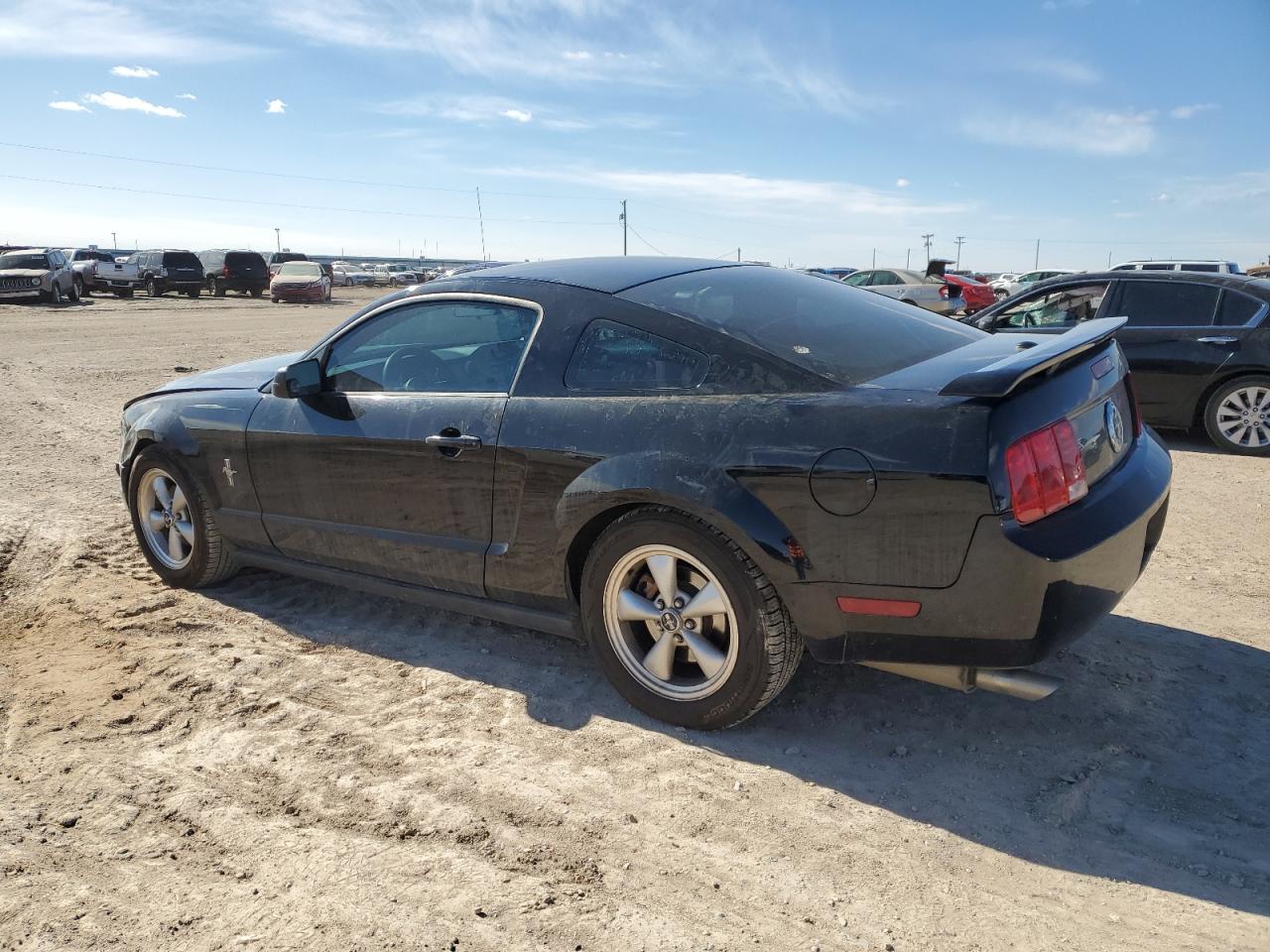 2008 Ford Mustang - Image 2