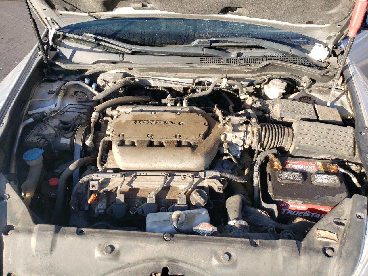 2004 Honda Accord - Image 12