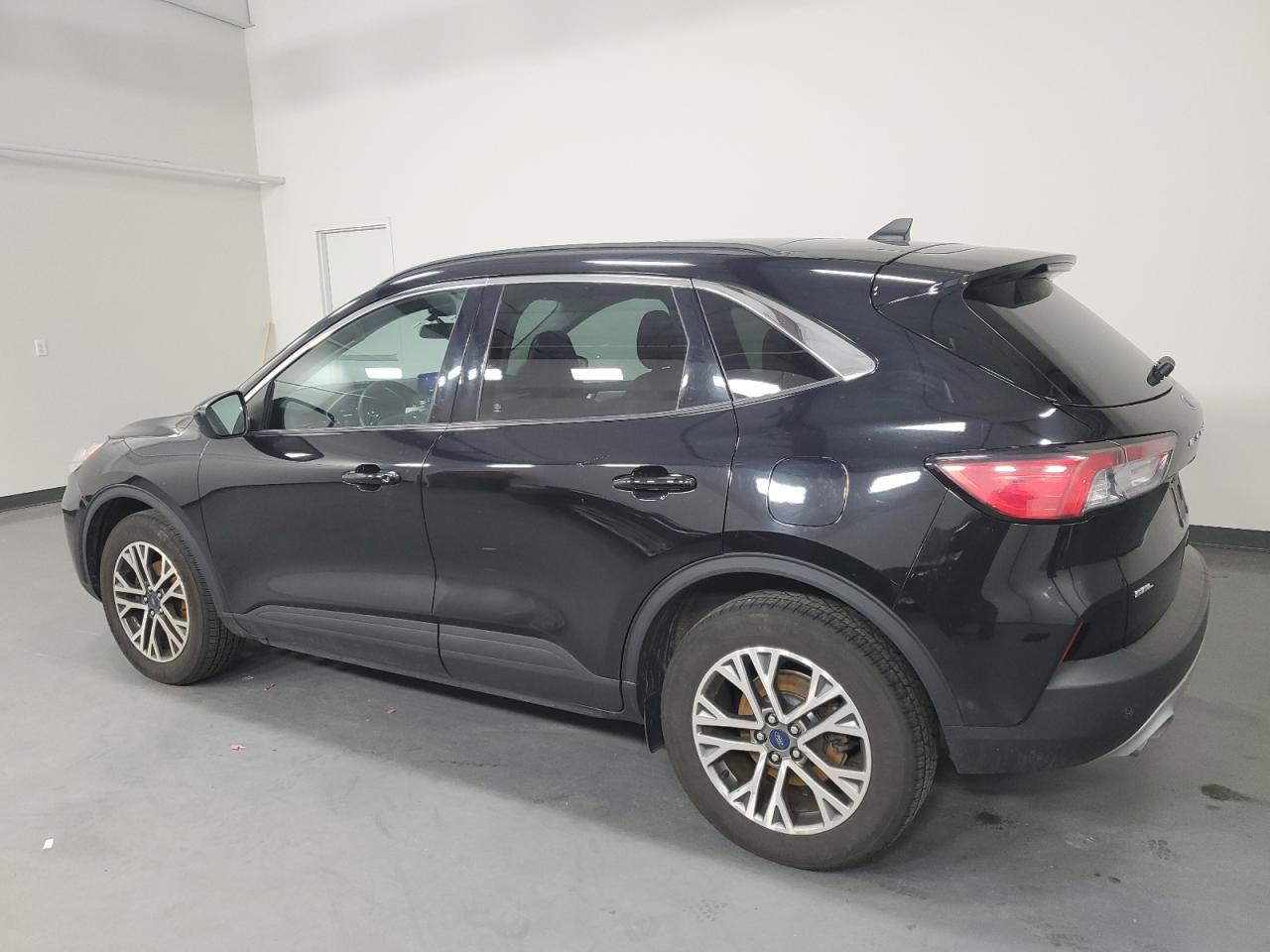 2022 Ford Escape - Image 2