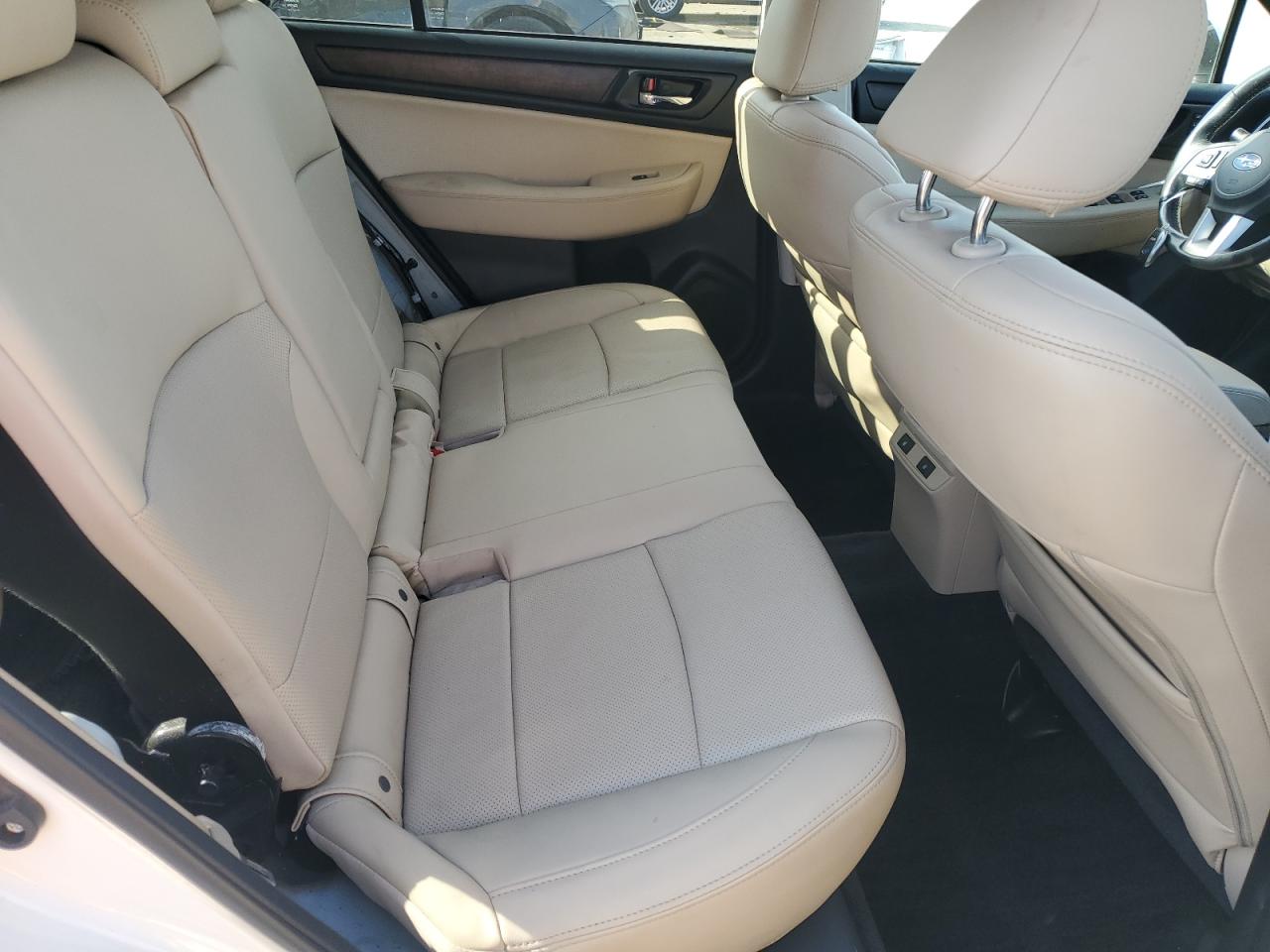 2015 Subaru Outback - Image 11