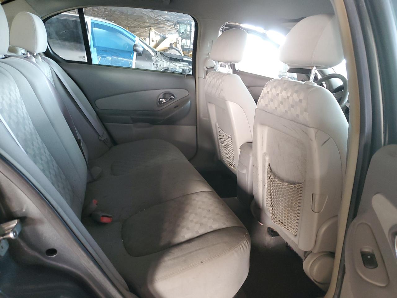 2005 Chevrolet Malibu - Image 10