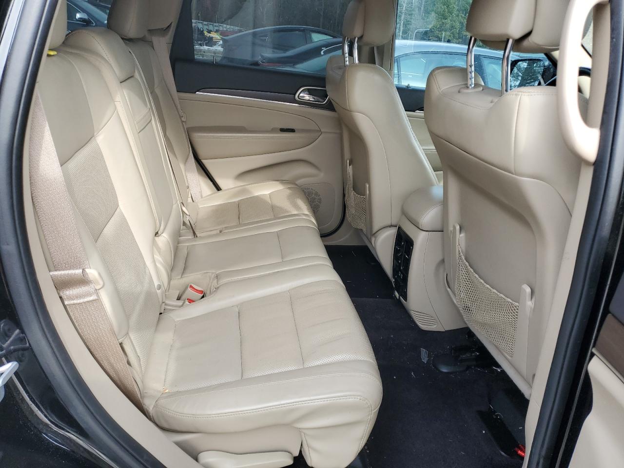 2017 Jeep Grand Cherokee - Image 11