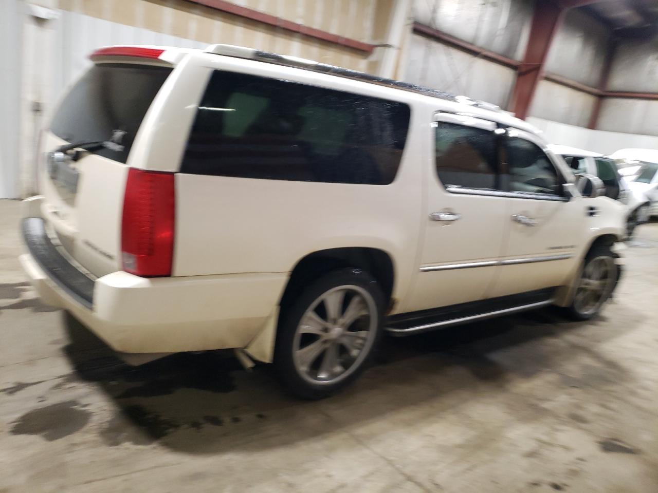 2009 Cadillac Escalade - Image 3