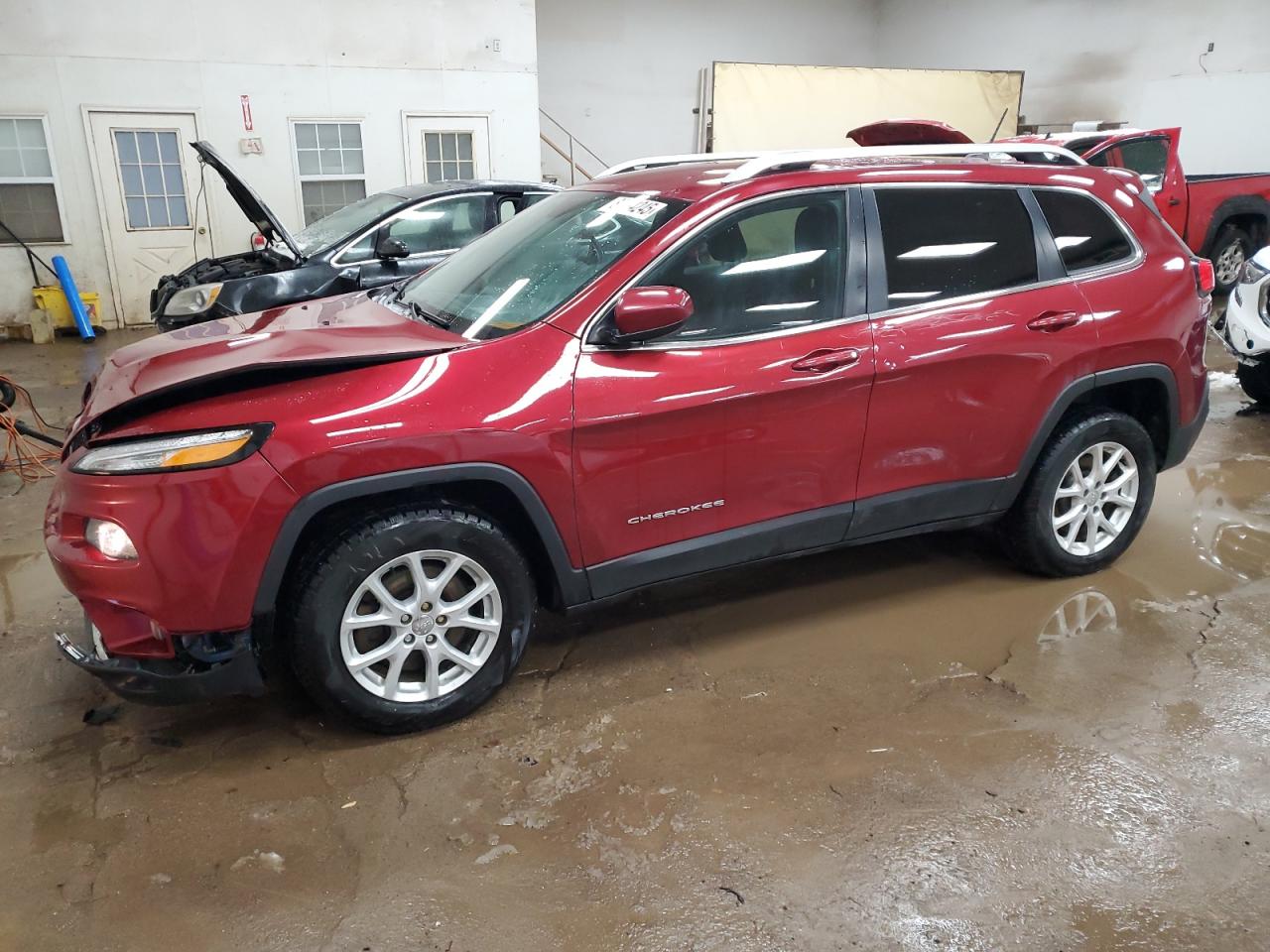 2015 Jeep Cherokee Latitude for Sale in Davison, MI - Front End