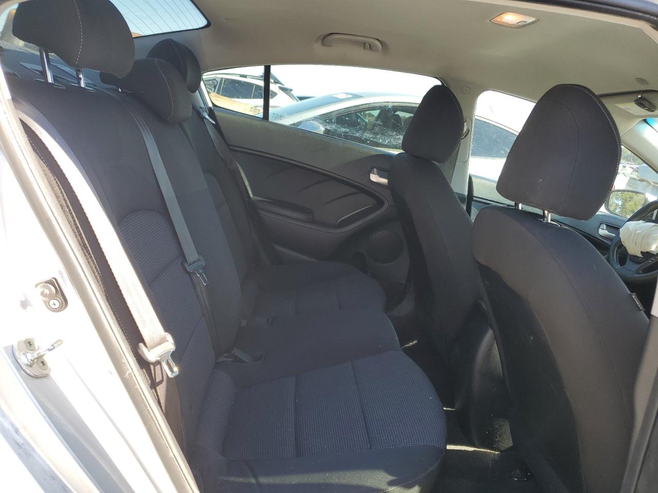 2018 Kia Forte - Image 11