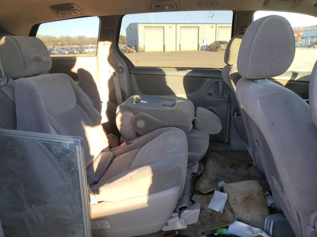 2006 Toyota Sienna - Image 11