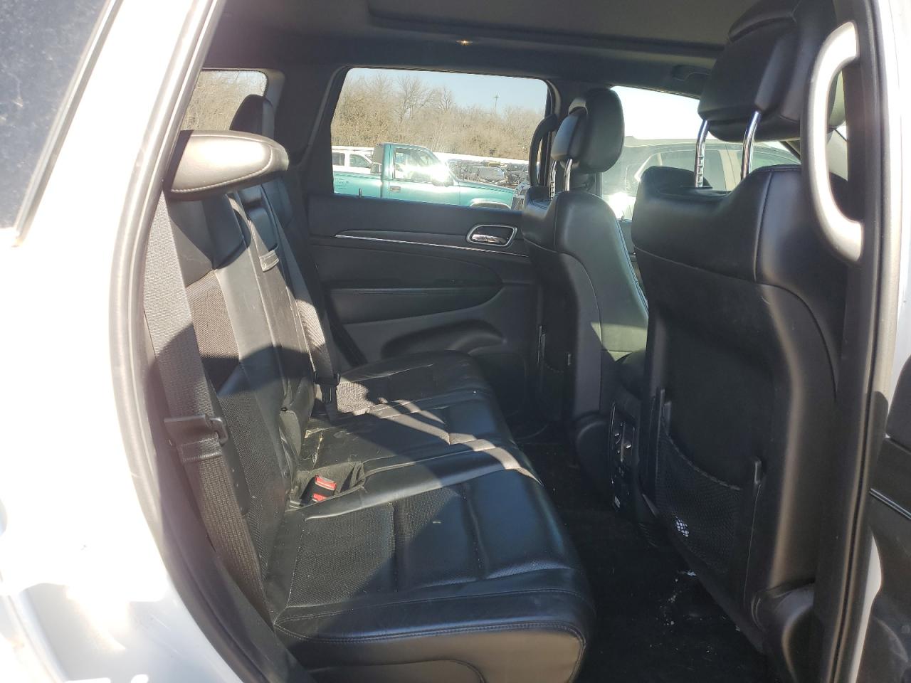 2018 Jeep Grand Cherokee - Image 11
