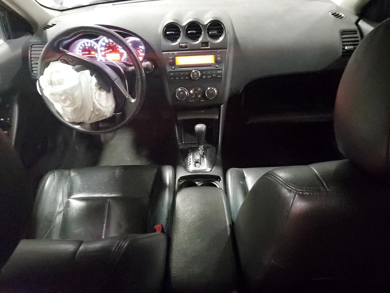 2011 Nissan Altima - Image 8