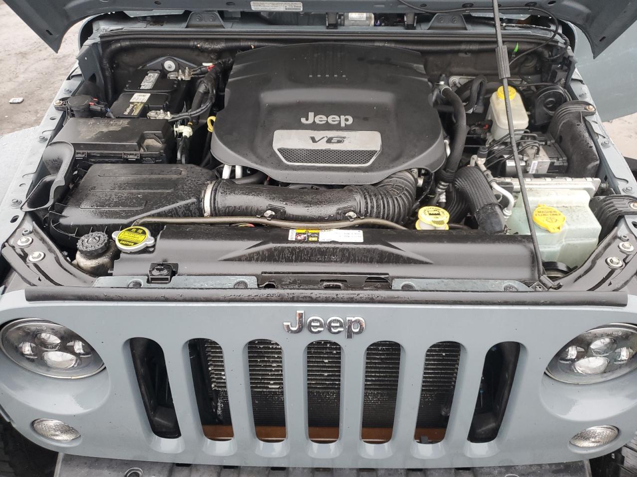 2014 Jeep Wrangler - Image 11