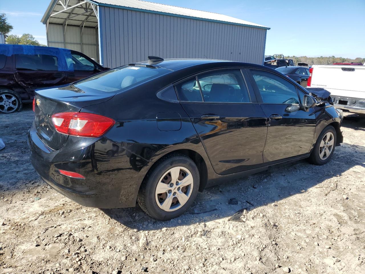 2018 Chevrolet Cruze - Image 3