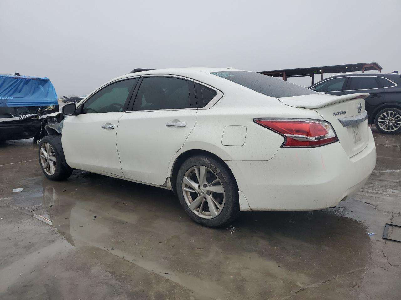 2015 Nissan Altima - Image 2