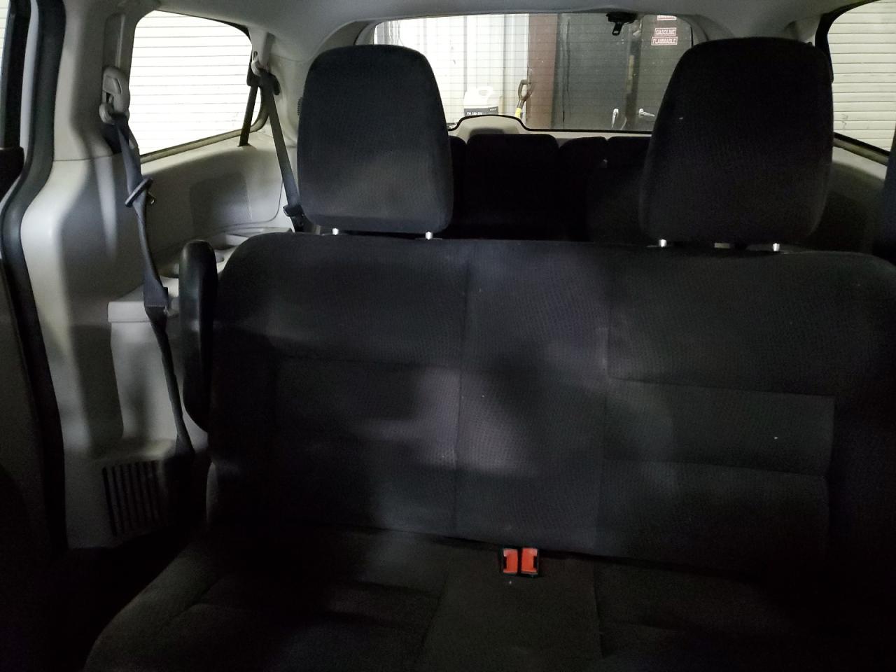 2014 Dodge Caravan - Image 10