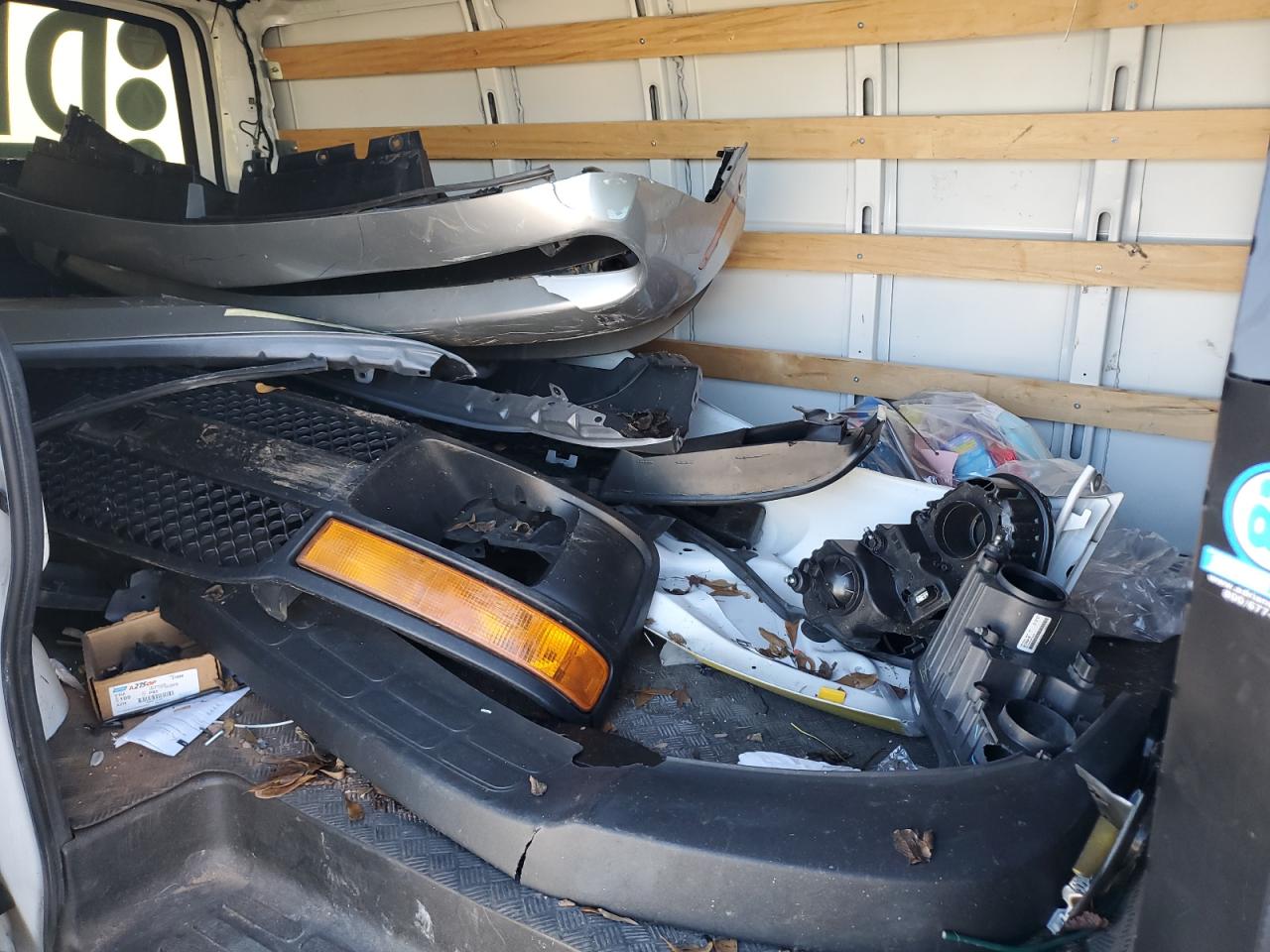 2021 Chevrolet Express G2500 VIN: 1GCWGAF71M1266921 Lot: 88111885