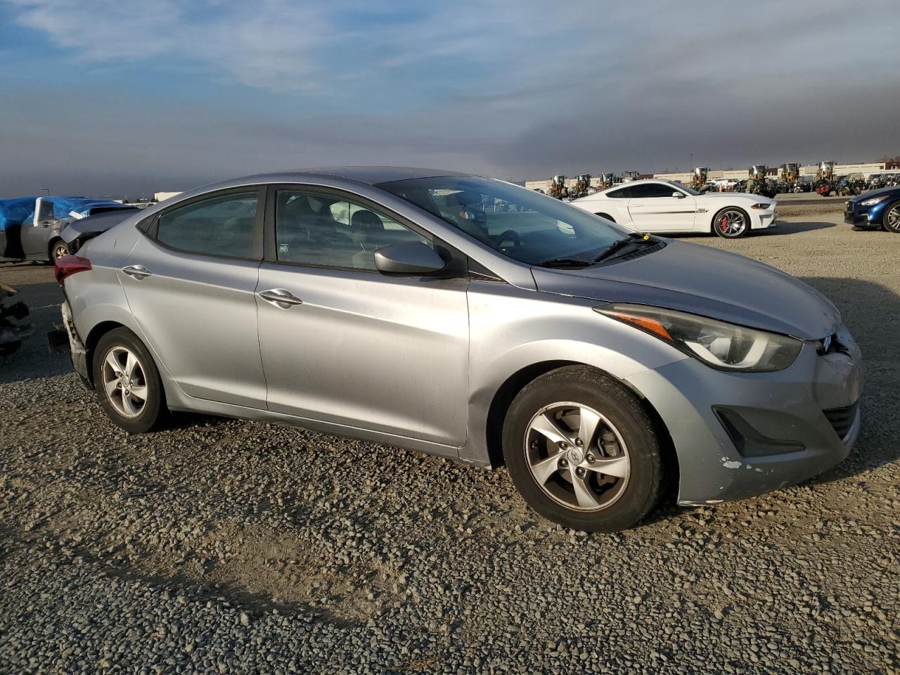 VIN 5NPDH4AE2FH644882 2015 HYUNDAI ELANTRA no.4