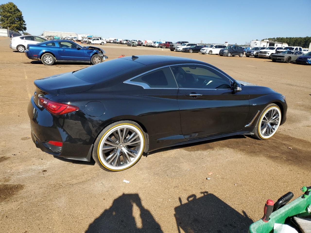 2017 Infiniti Q60 - Image 3