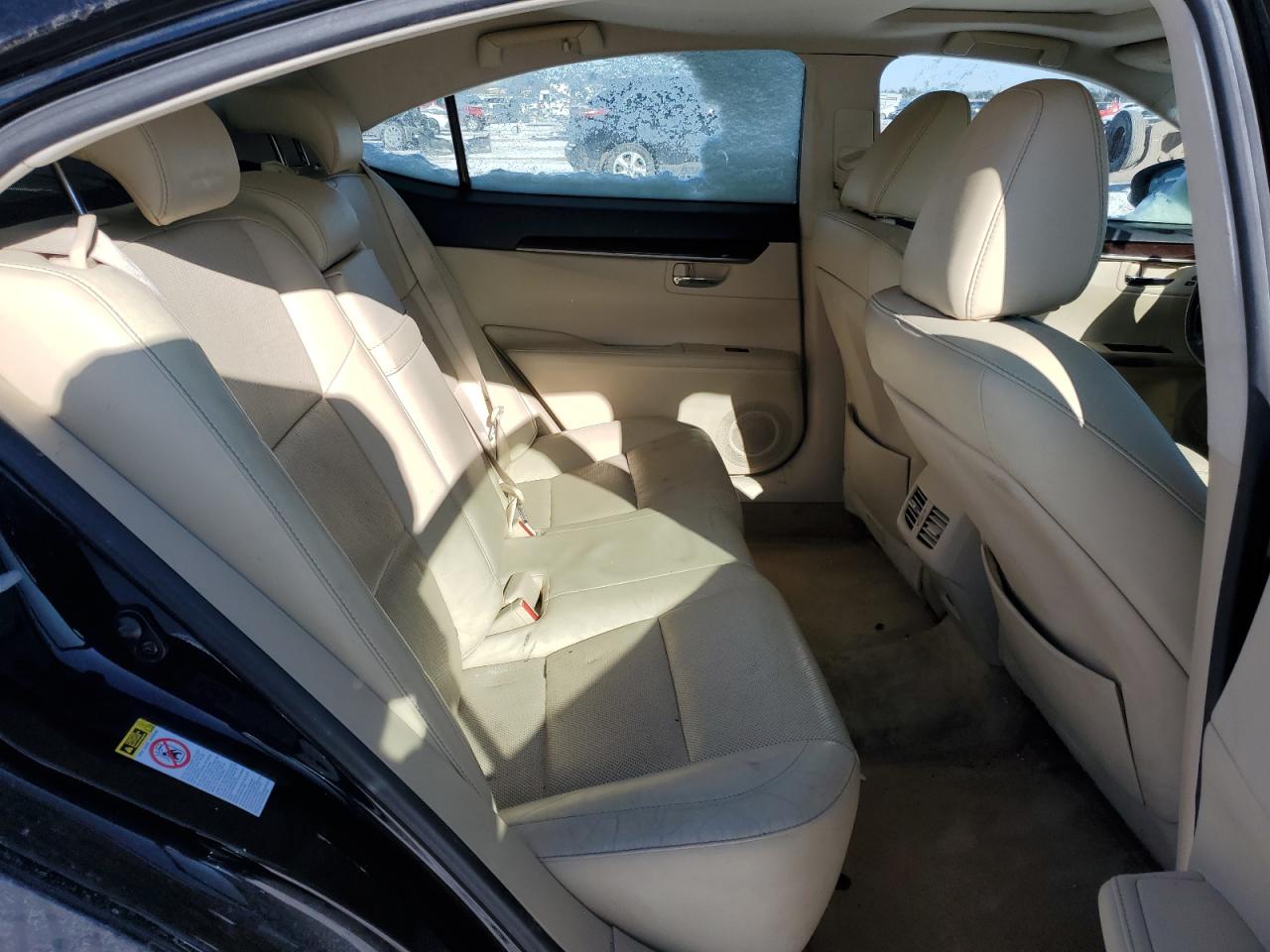 2013 Lexus ES - Image 10