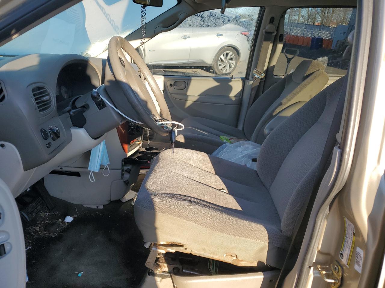 2006 Chrysler Town & Country - Image 7