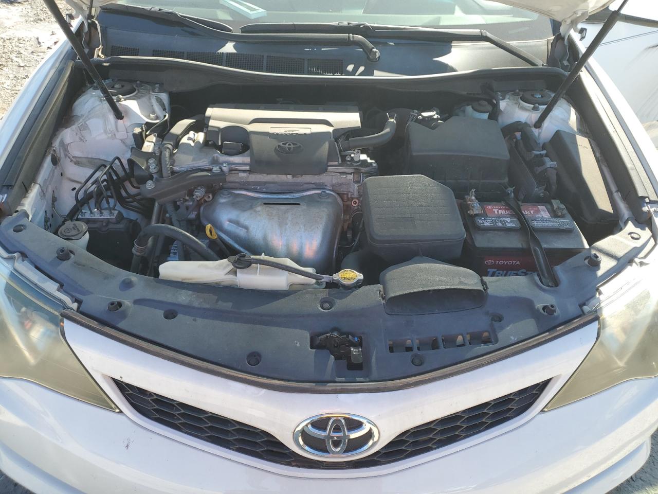 2012 Toyota Camry - Image 11