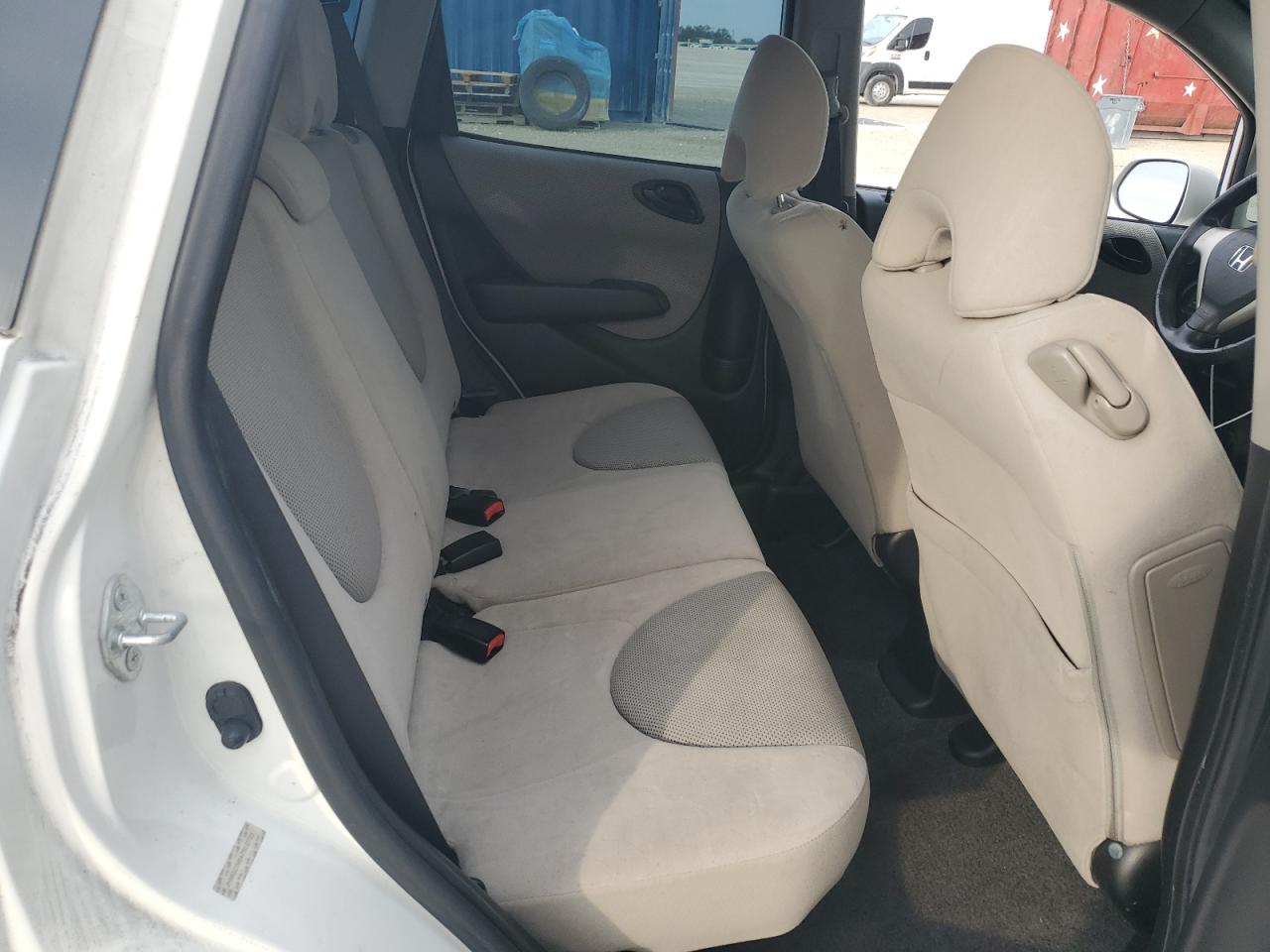 2007 Honda Fit - Image 10
