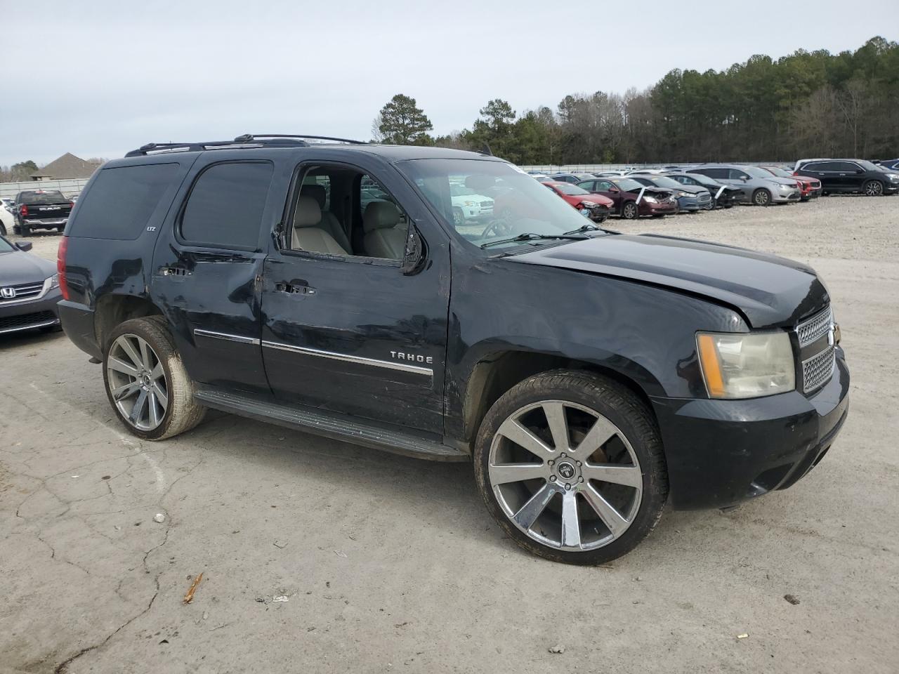 2011 Chevrolet Tahoe - Image 4