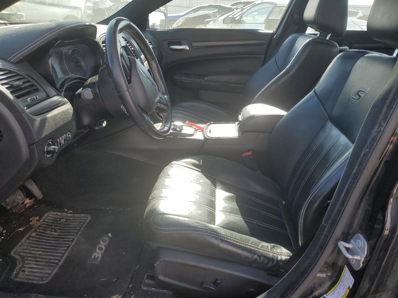 2016 Chrysler 300 - Image 7