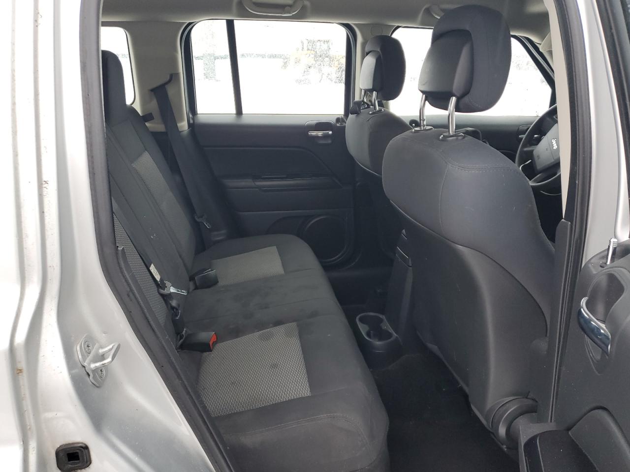 2010 Jeep Liberty (Patriot) - Image 11