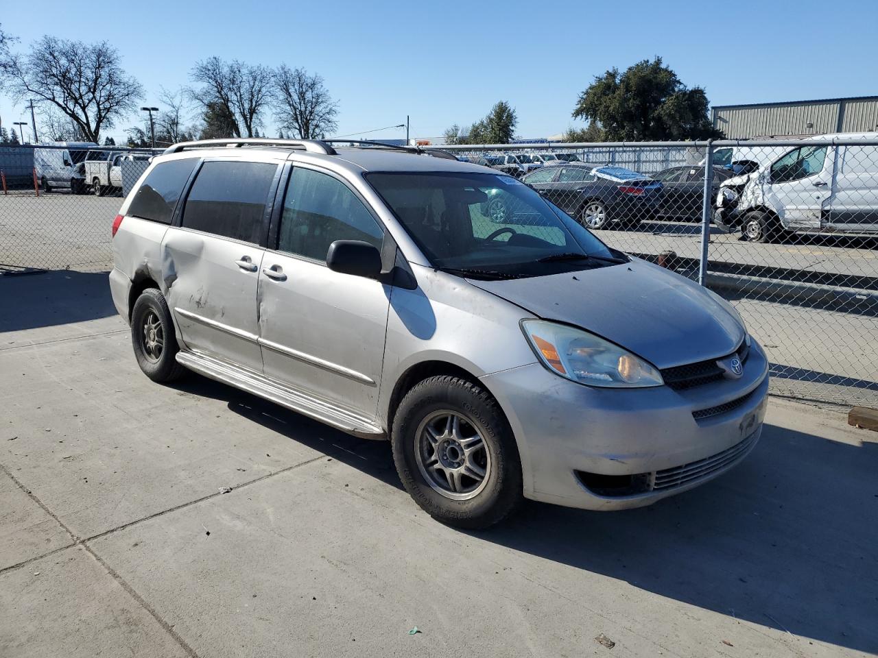 2004 Toyota Sienna - Image 4