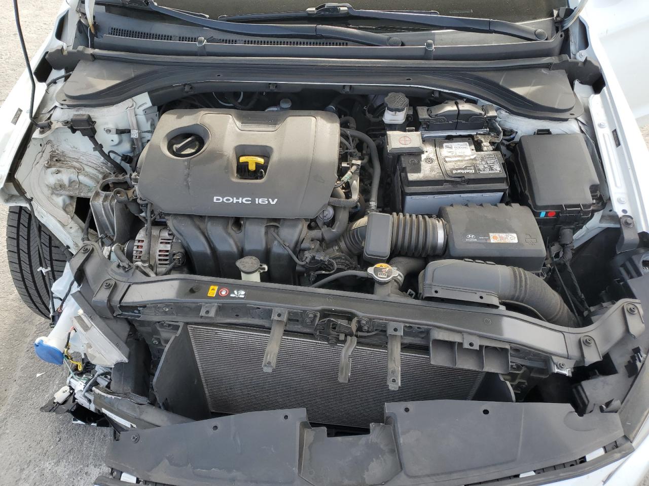 2018 Hyundai Elantra - Image 11