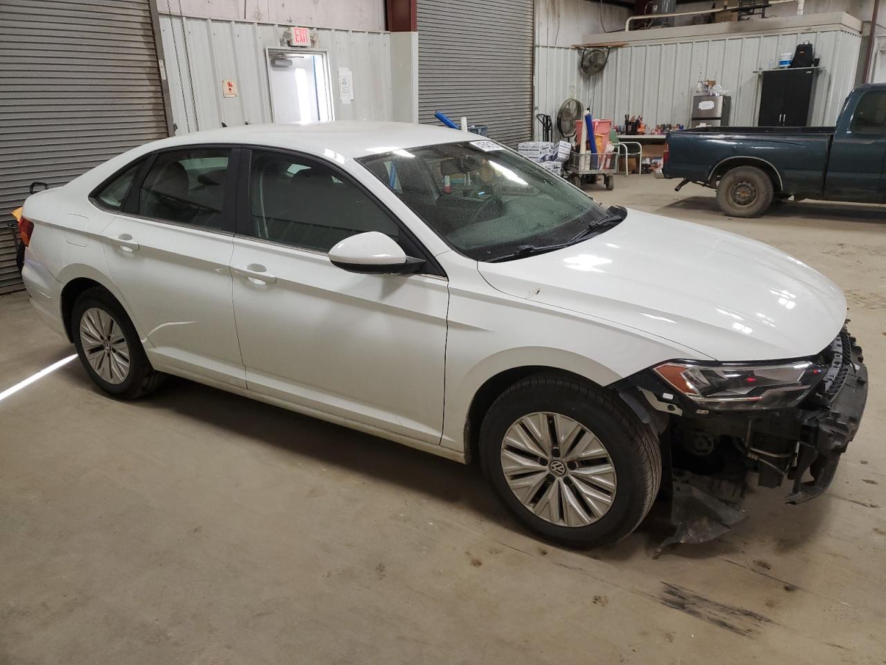 2019 Volkswagen Jetta - Image 4