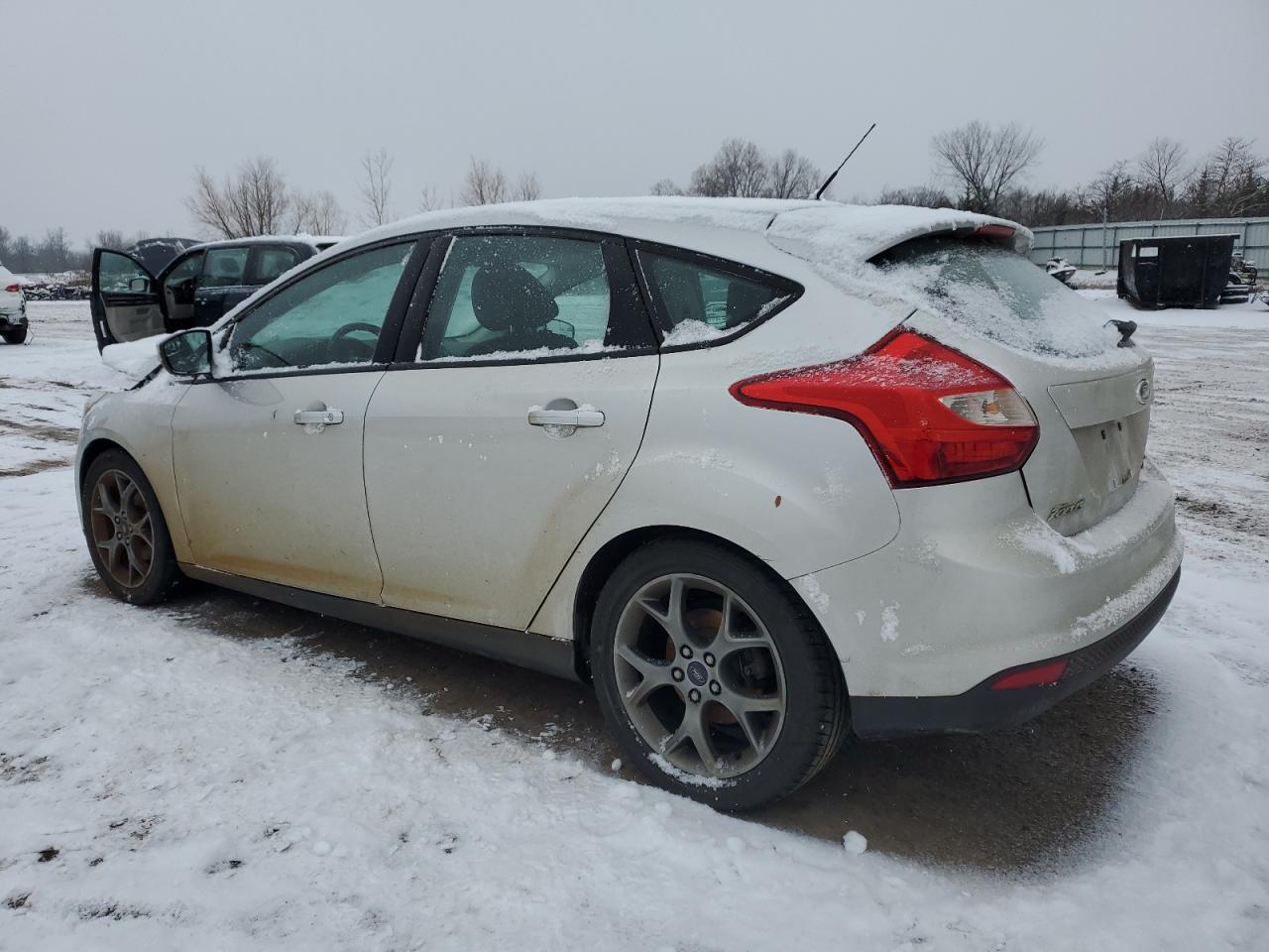 VIN 1FADP3K24EL136446 2014 FORD FOCUS no.2