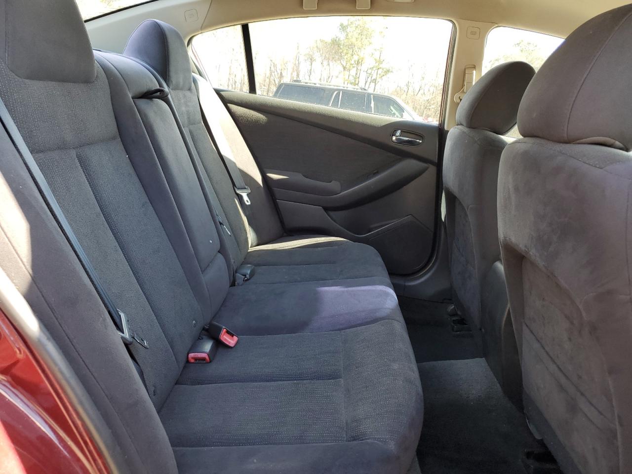 2012 Nissan Altima - Image 10