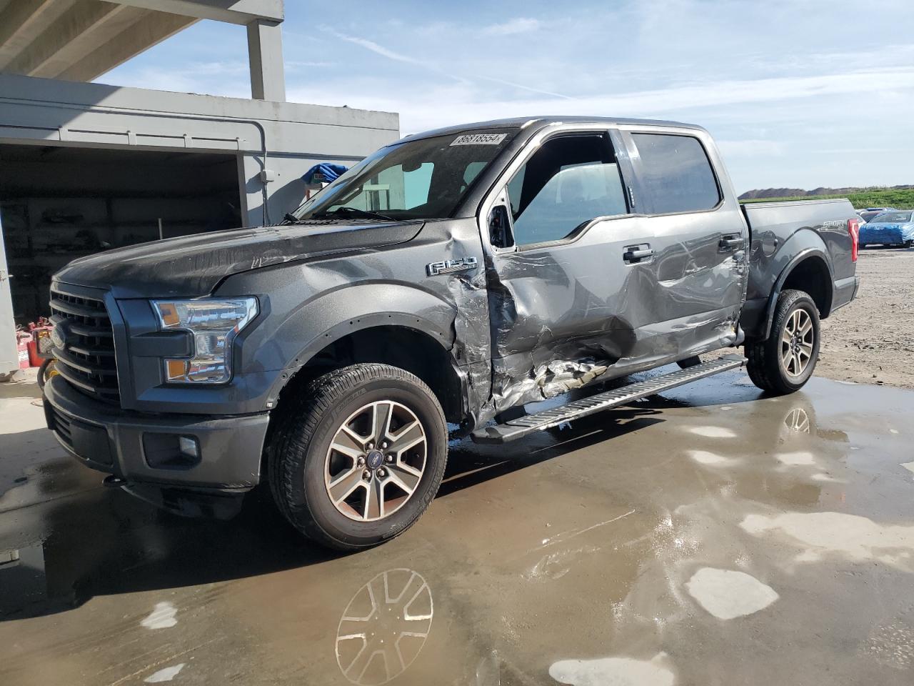 VIN 1FTEW1EF5GFB75889 2016 FORD F-150 no.1