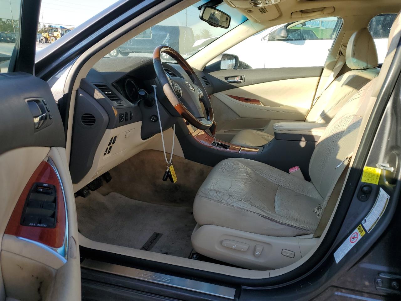 2012 Lexus ES - Image 7