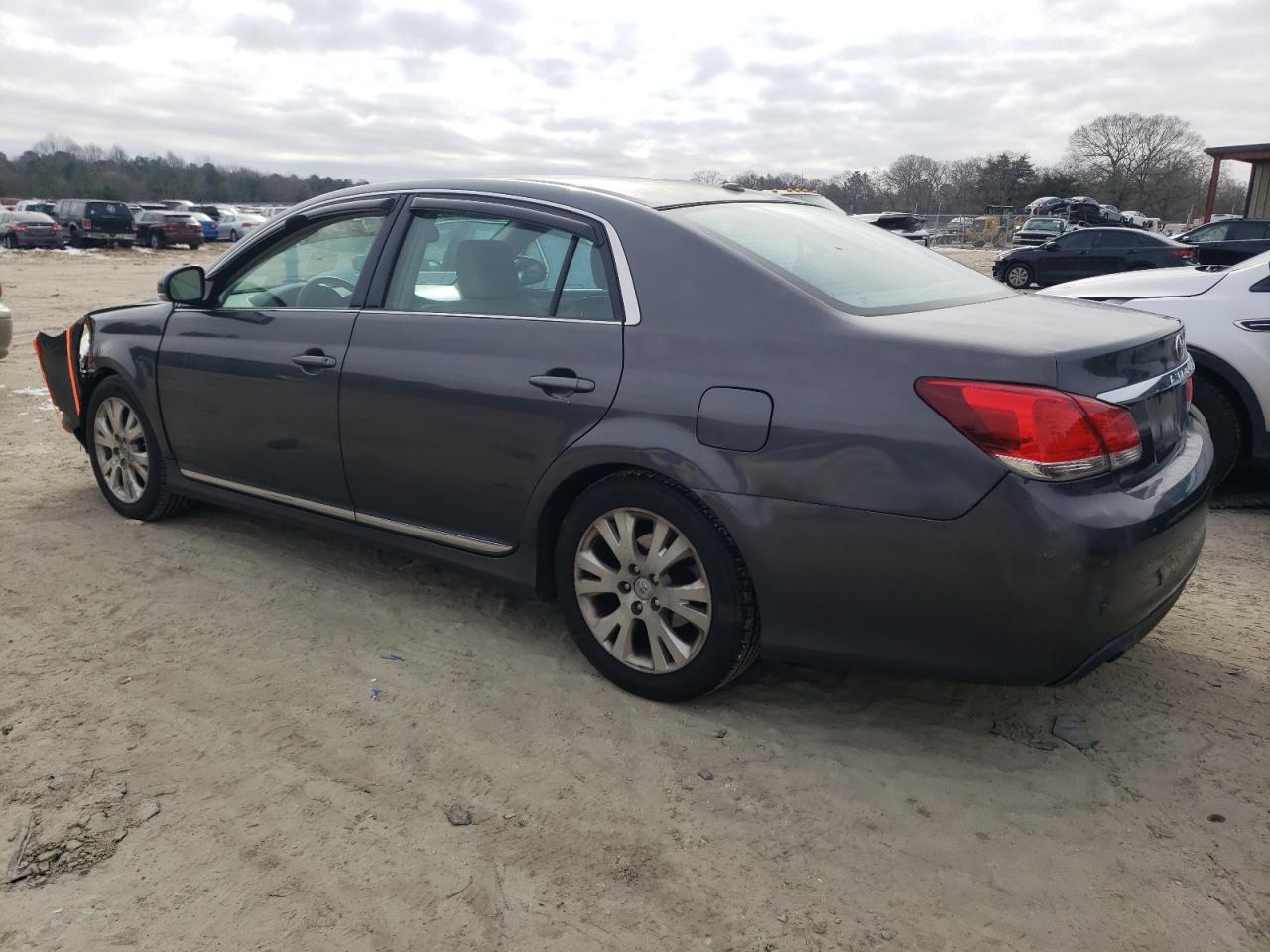 2011 Toyota Avalon - Image 2