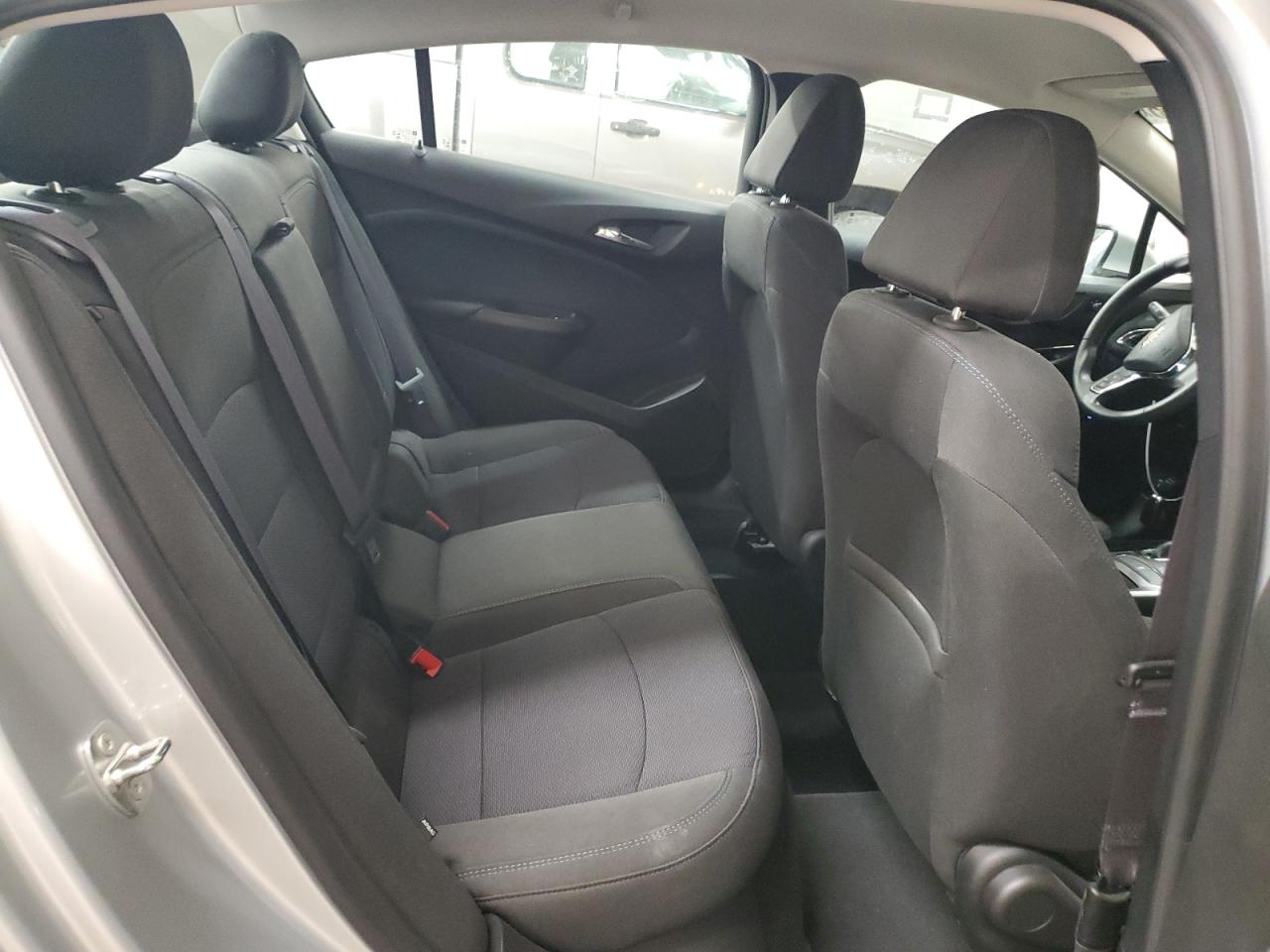 2017 Chevrolet Cruze - Image 10