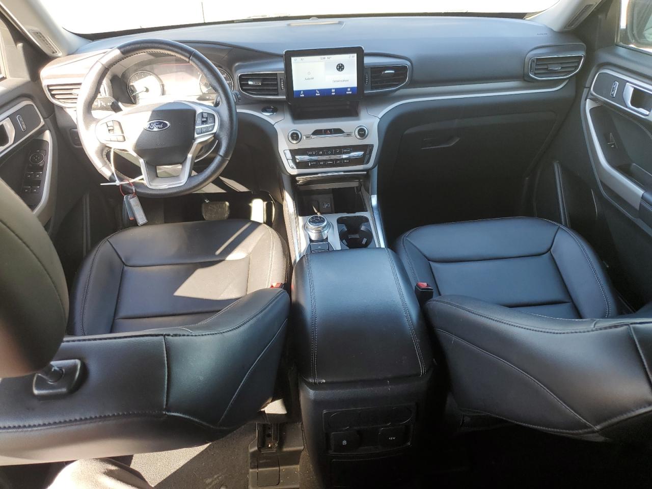 2023 Ford Explorer - Image 8