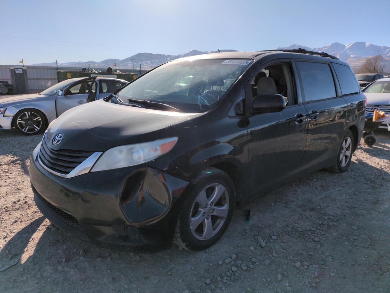 2013 Toyota Sienna - Image 1