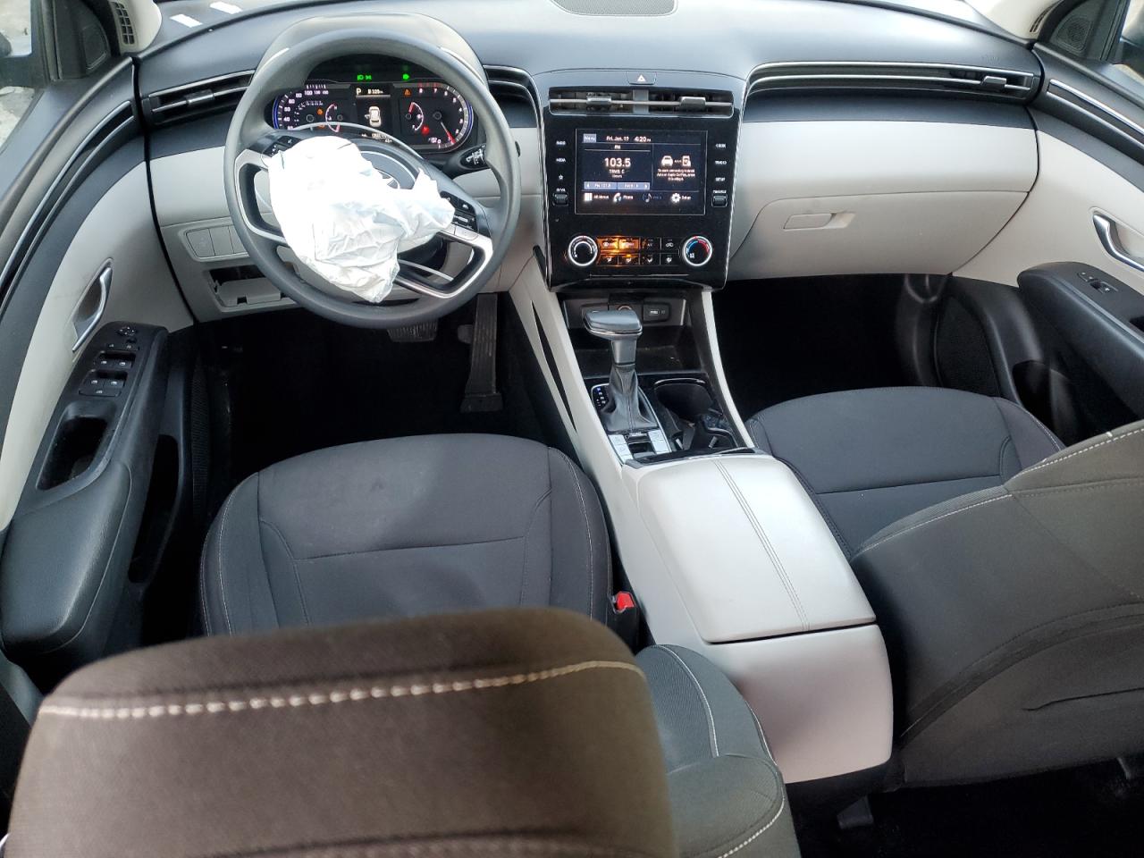 2022 Hyundai Tucson - Image 8