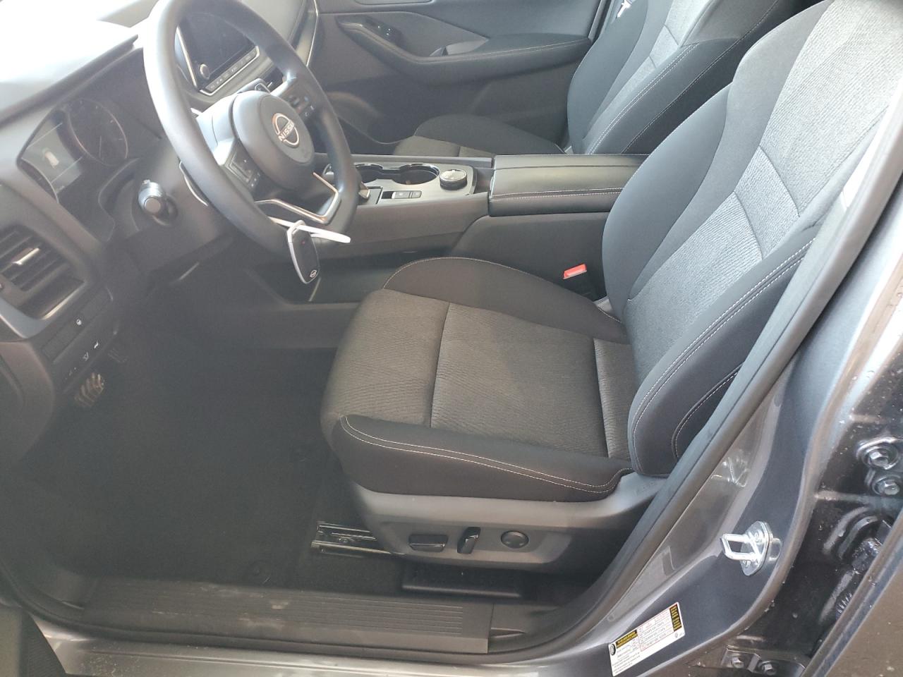 2024 Nissan Rogue - Image 7