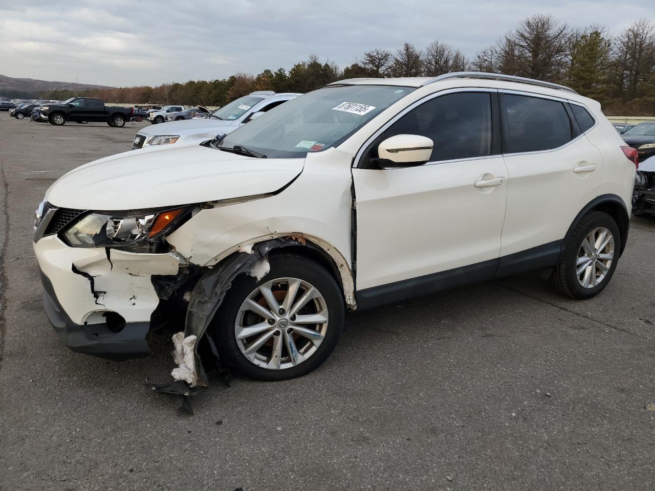 JN1BJ1CR1HW120505 2017 NISSAN ROGUE - Image 1