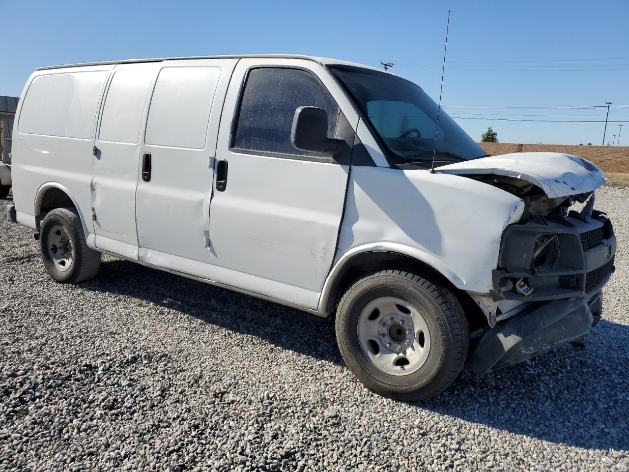 2009 Chevrolet Express - Image 4