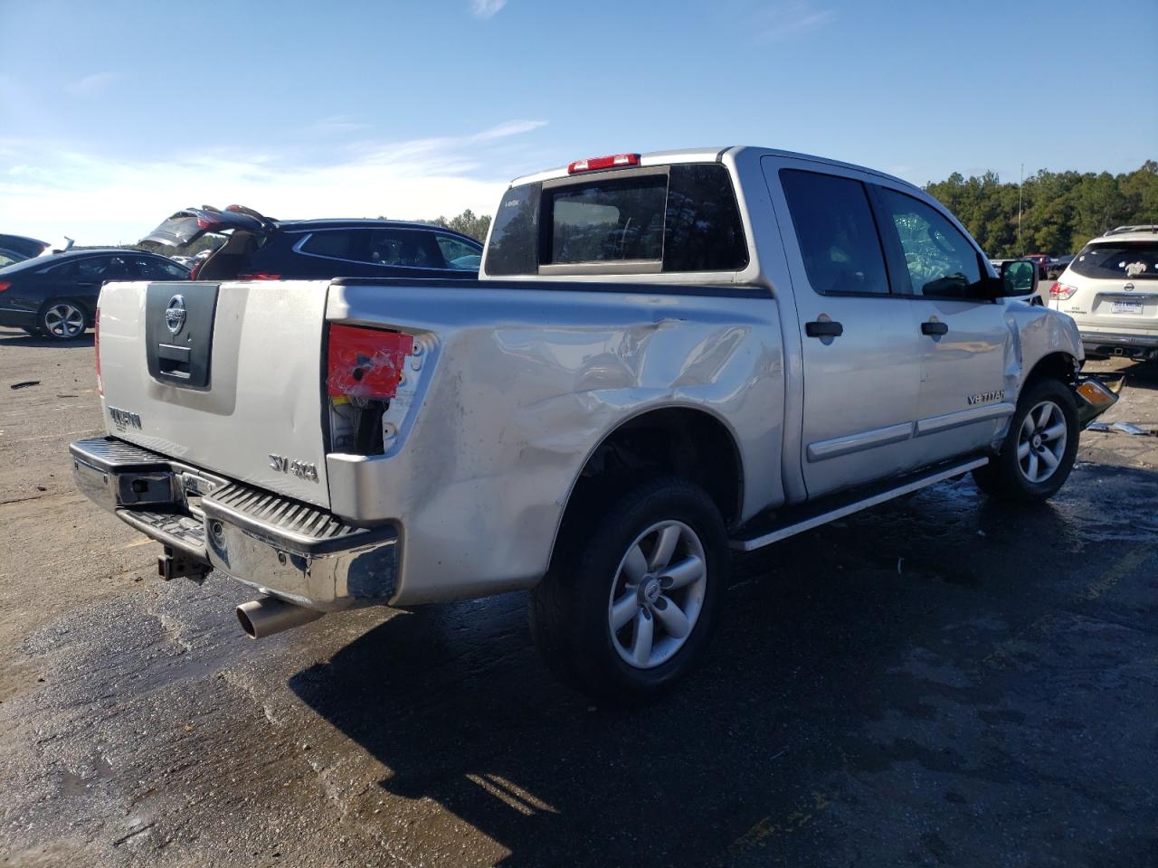 2011 Nissan Titan - Image 3