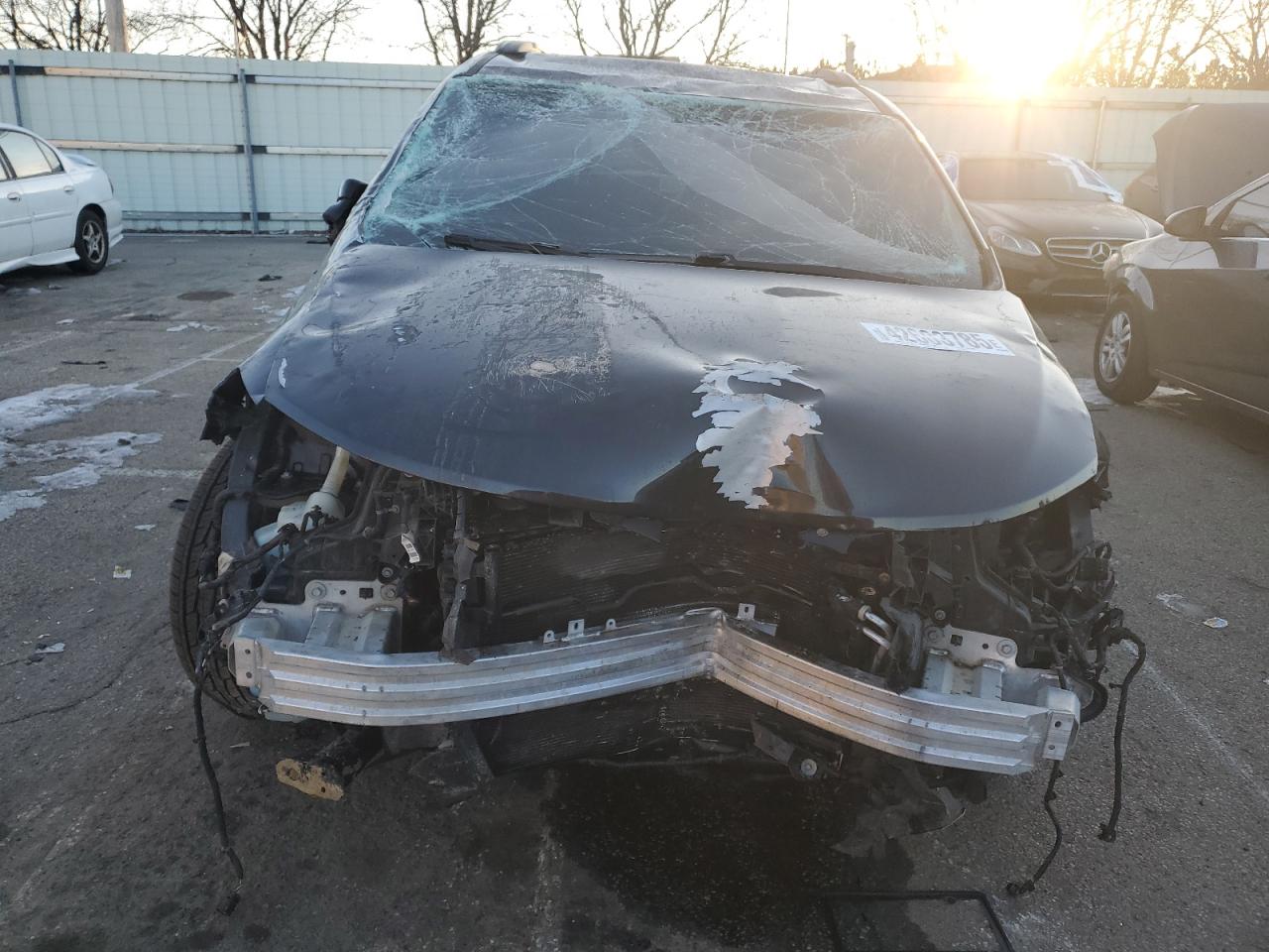 2017 Chrysler Pacifica - Image 5