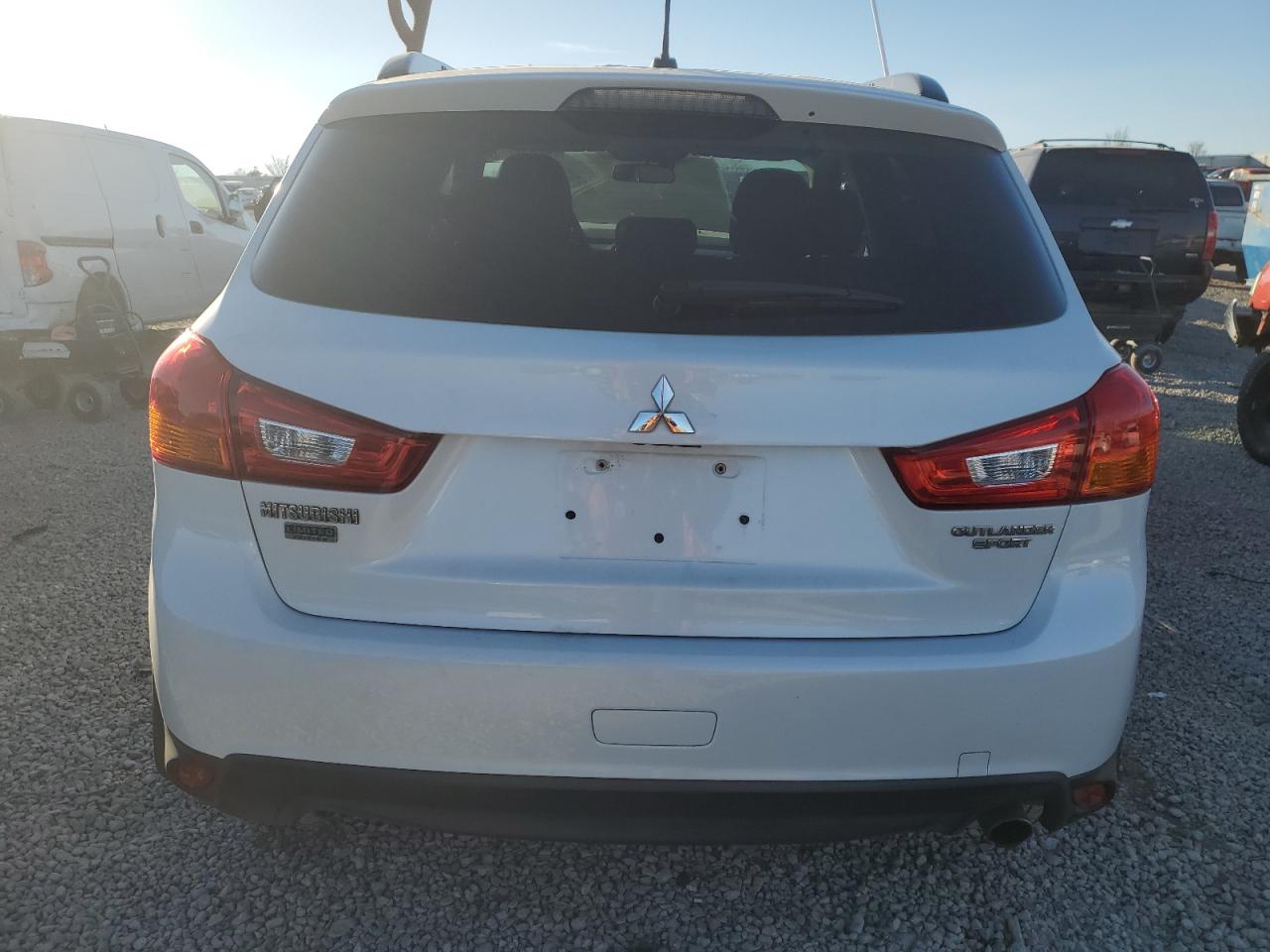 2013 Mitsubishi Outlander - Image 6